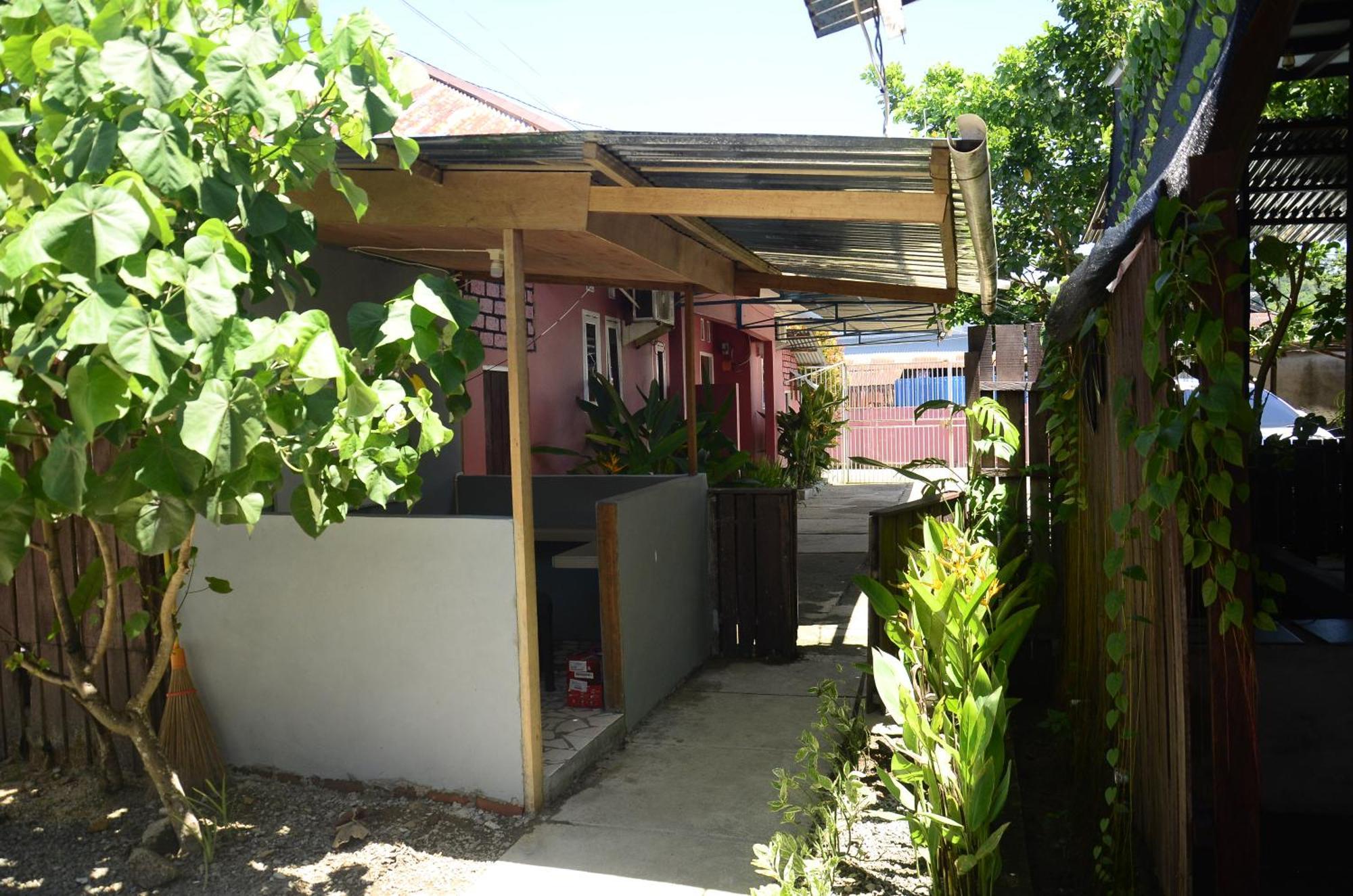 סורונג Baronda Guest House מראה חיצוני תמונה